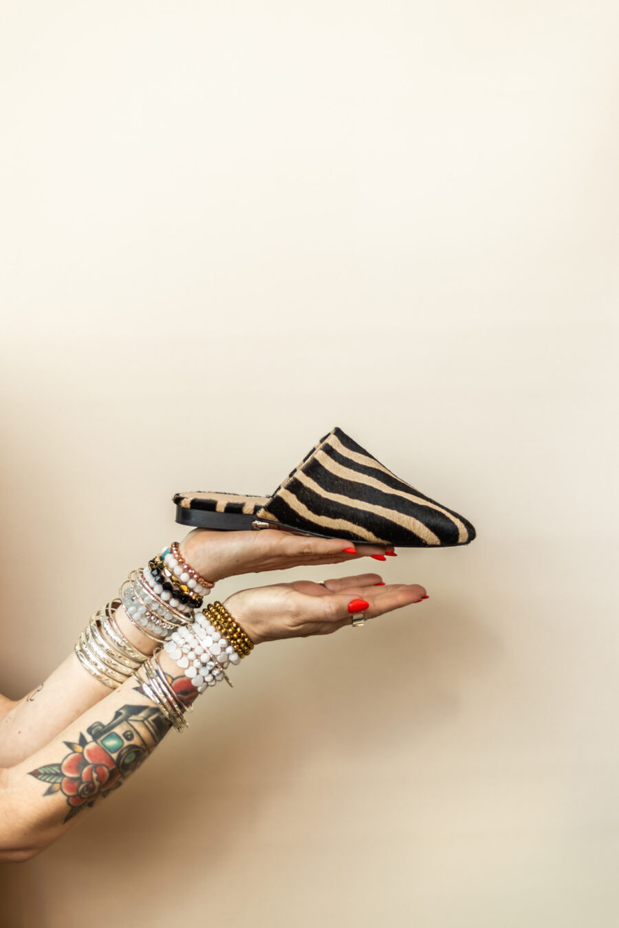 Mules zébrées · noir & camel – Image 4