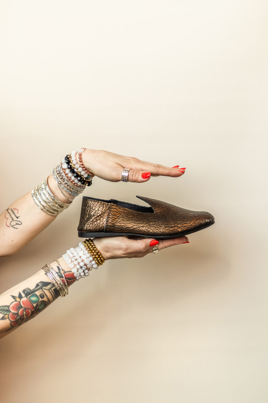 Mocassins slippers · noir doré craquelé – Image 2