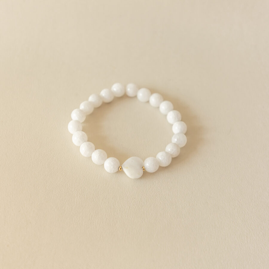 Bracelet agate blanche · cœur & perles