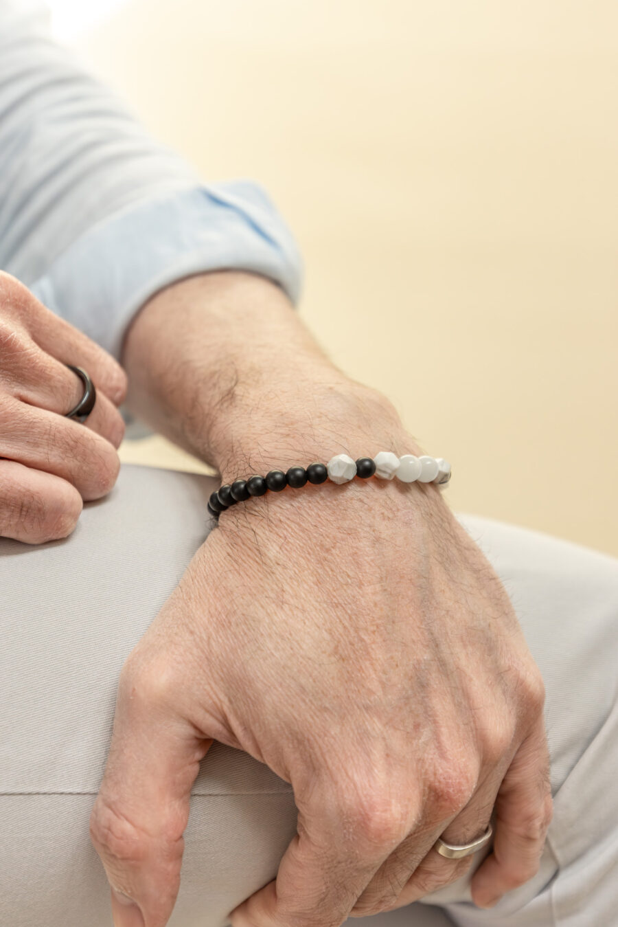 Bracelet homme – agate noire, œil de chat & howlite