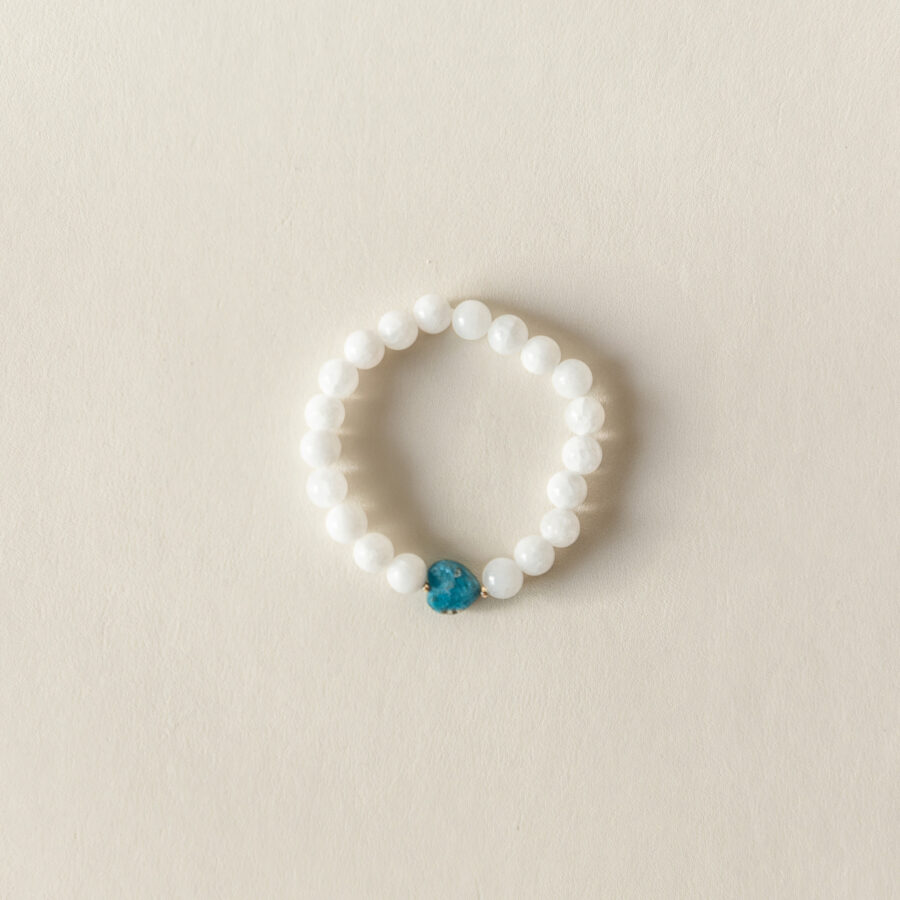 Bracelet agathe blanche & apatite bleue – cœur sculpté