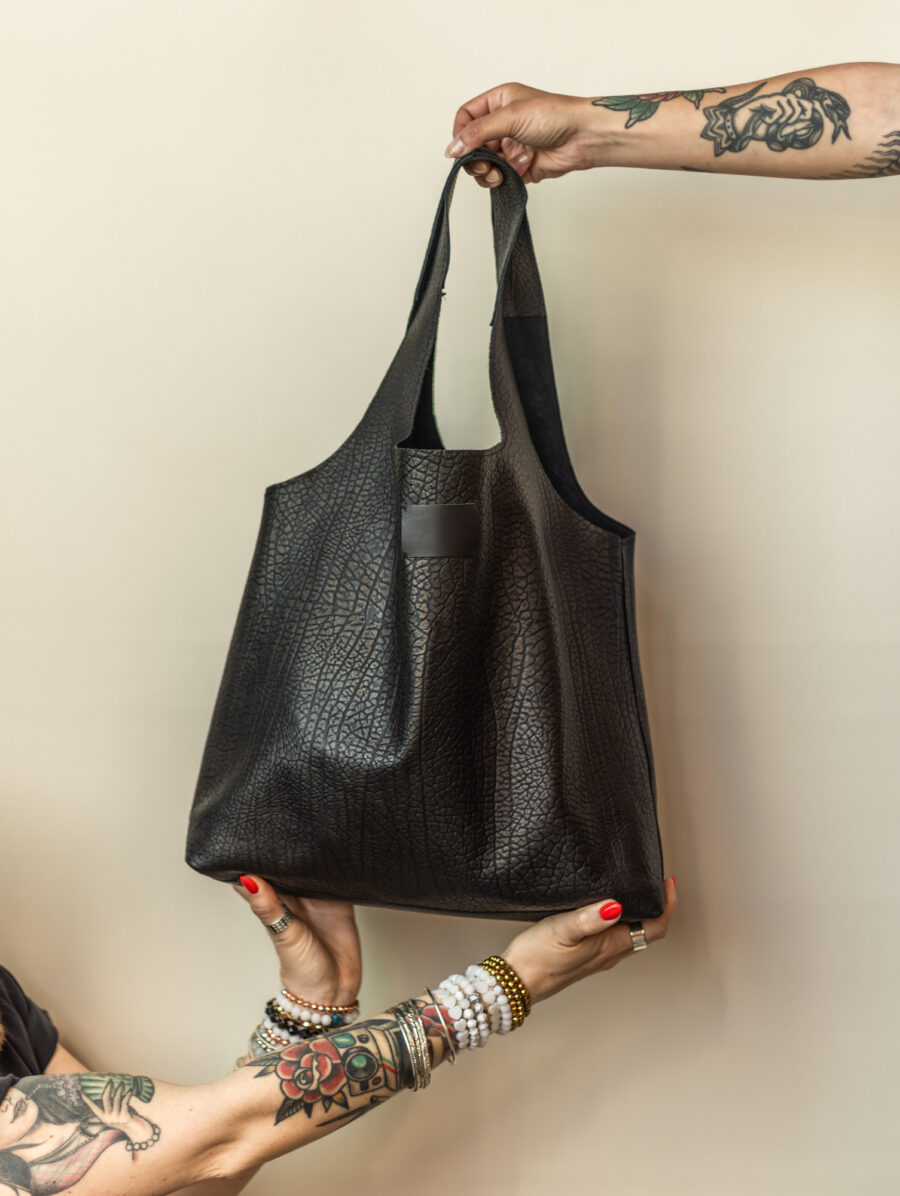 Sac cabas en cuir · noir doré craquelé